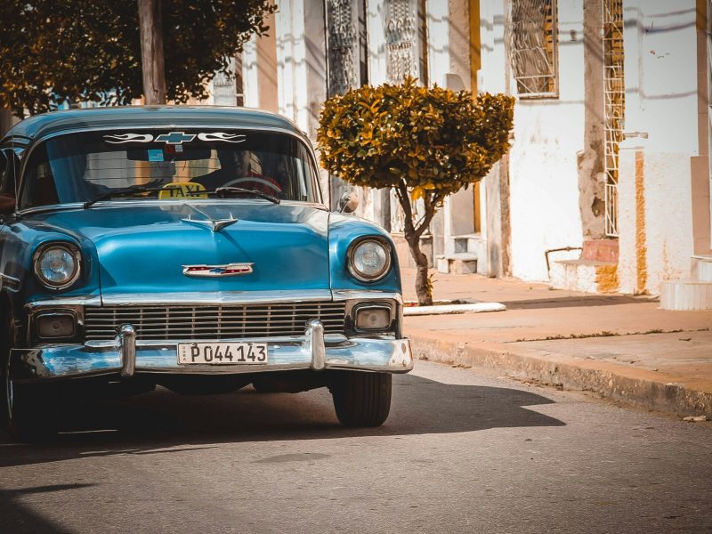 Auto cubana blu